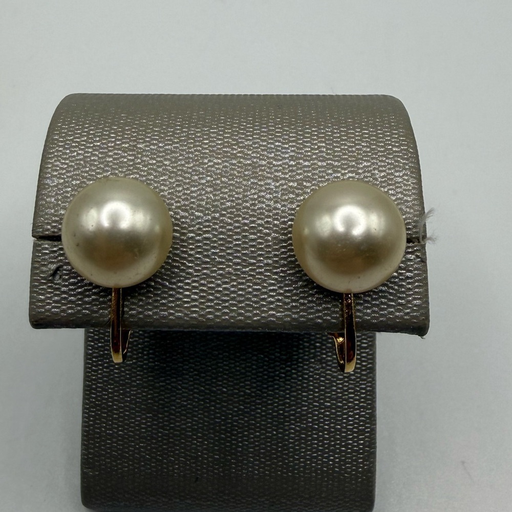 Vintage Trifari Faux Pearl Gold Tone Clip-On Earrings